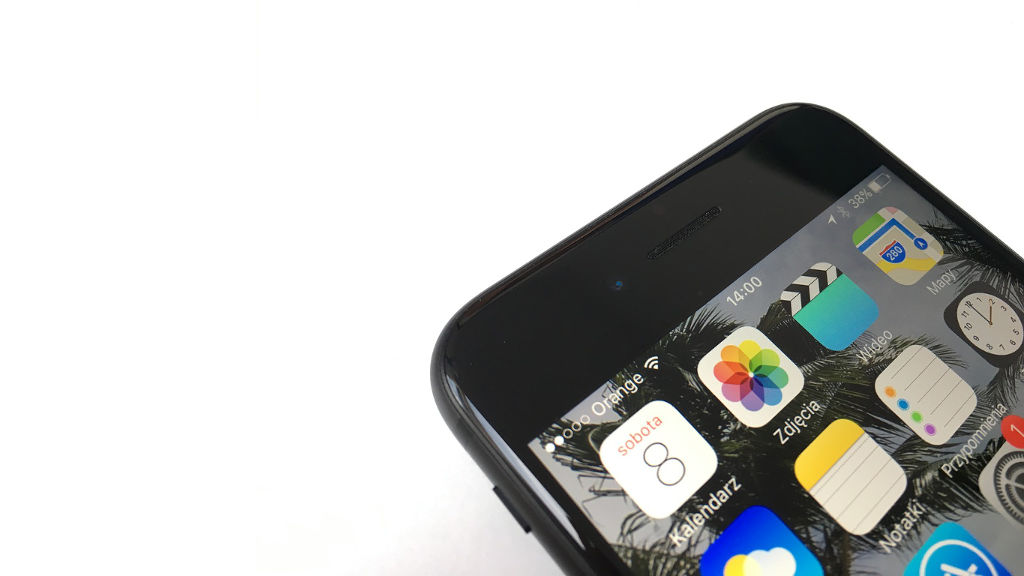 Apple admits to slowing down iPhones with an older battery - Ping Test News